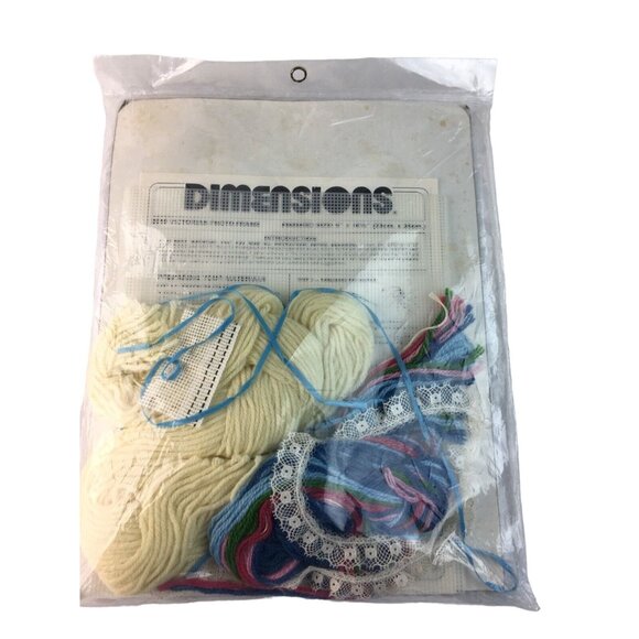 Vintage Needlepoint Kit 1983 Dimensions Plastic Victorian Photo Frame u - Picture 4 of 7